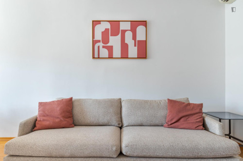 Bright 2-bedroom flat near the Megaro Moussikis subway station - Gallery - 25