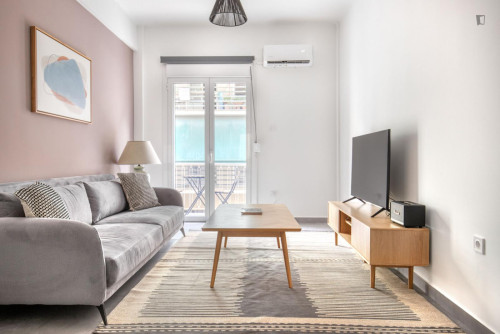 Inviting 1-bedroom flat near the Evangelismos subway station - Gallery - 6