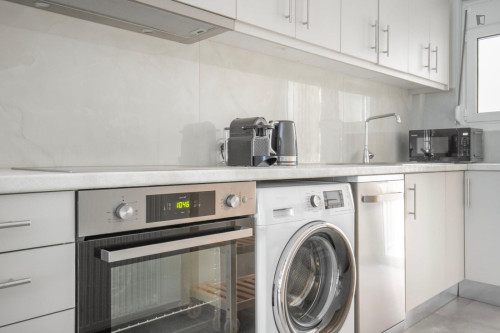 Inviting 1-bedroom flat near the Evangelismos subway station - Gallery - 11