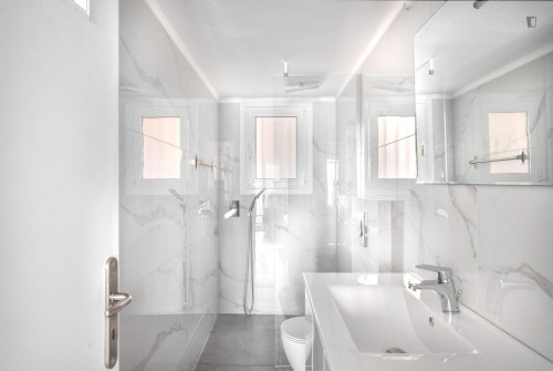 Inviting 1-bedroom flat near the Evangelismos subway station - Gallery - 14