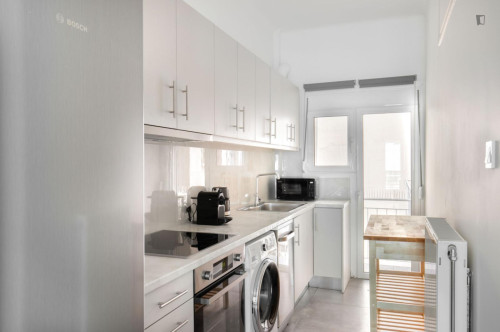 Inviting 1-bedroom flat near the Evangelismos subway station - Gallery - 9