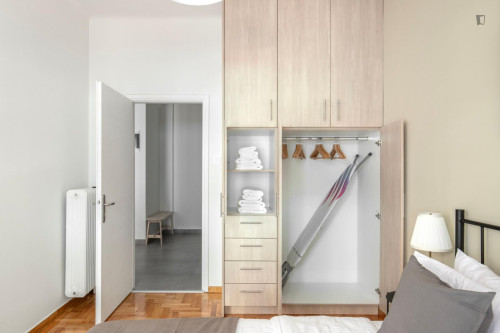 Inviting 1-bedroom flat near the Evangelismos subway station