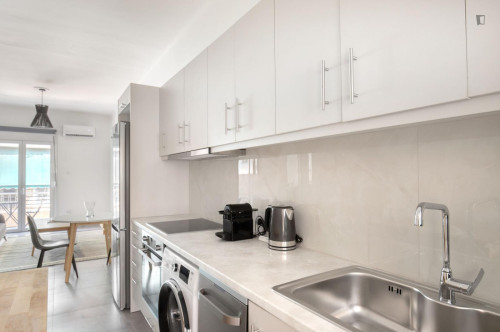 Inviting 1-bedroom flat near the Evangelismos subway station - Gallery - 10