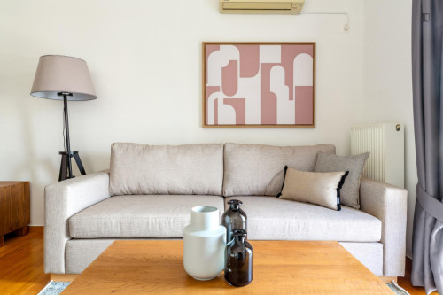 Inviting 1-bedroom flat near the Business College of Athens - Gallery - 8
