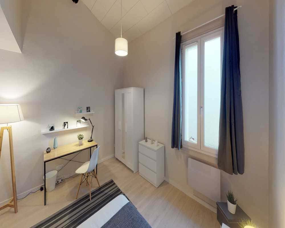 Chambre Dans Le Cours Gambetta - 1