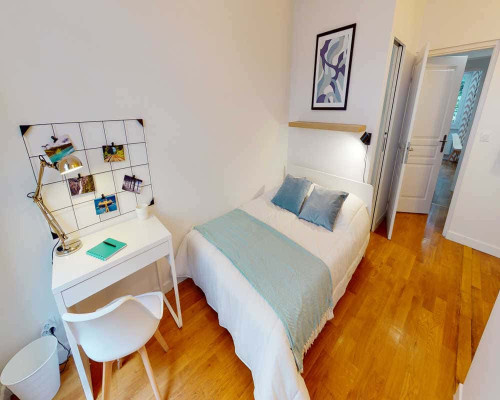 Chambre dans le Rue d'Enghien
