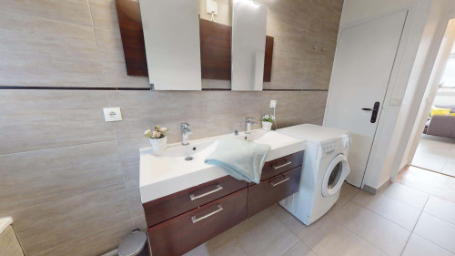 Room in Avenue Raymond de Veyssière, Écully for 81 m² with 5 bedrooms - Gallery - 5
