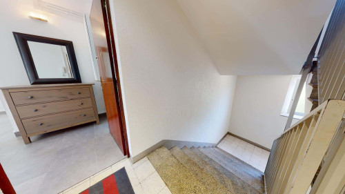Room in Avenue Raymond de Veyssière, Écully for 81 m² with 5 bedrooms