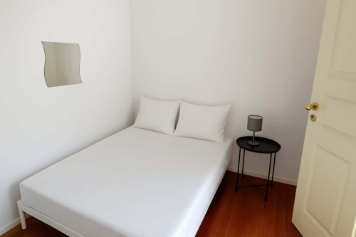 Quarto com cama de casal em apartamento com 6 quartos - FLAT SM - SM06