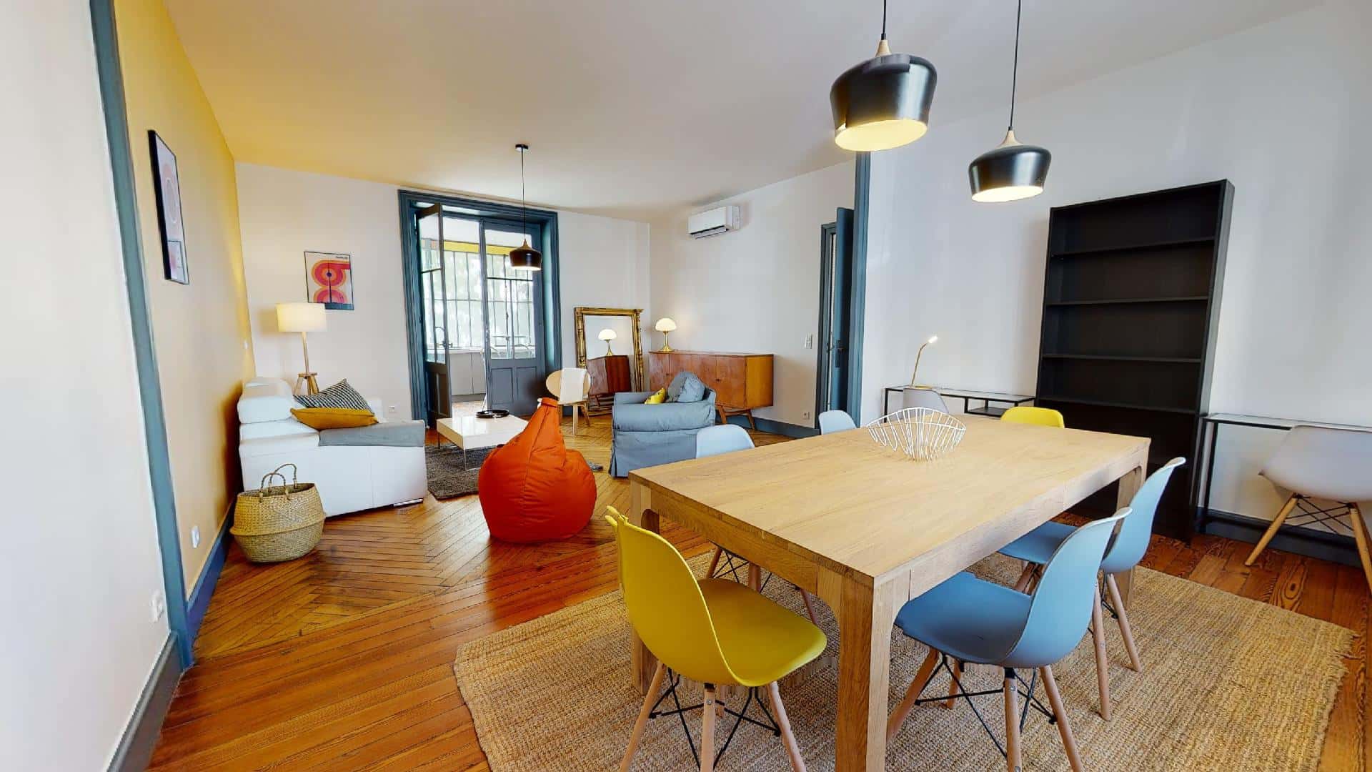 Apartment In Avenue Paul Santy, Lyon For 89 M² With 2 Bedrooms - 1