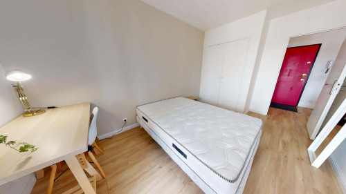 Room in Route de Seysses, Toulouse for 74 m² with 4 bedrooms