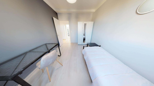 Room in Rue Xavier Privas, Lyon for 92 m² with 5 bedrooms