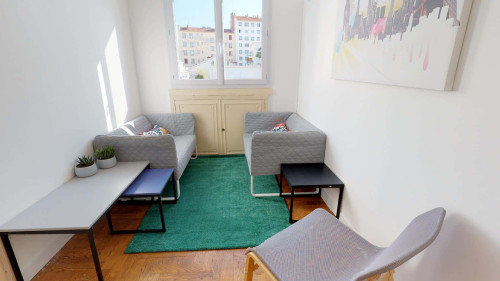 Room in Rue Xavier Privas, Lyon for 92 m² with 5 bedrooms