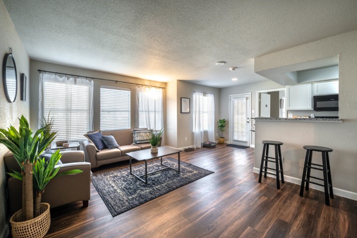 2 Bedroom - 2 Bath/Private Bedroom ( Furnished ) - Cambridge Oaks, UH Housing - Gallery - 4