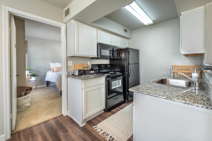 2 Bedroom - 2 Bath/Shared Bedroom ( Unfurnished ) - Cambridge Oaks, UH Housing - Gallery - 4