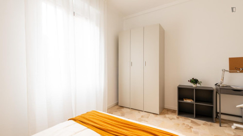 Charming single bedroom in Lorenteggio