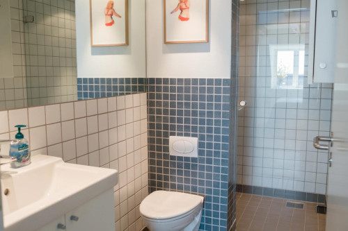 Comfortable double bedroom in the bustling City centre - Gallery - 12