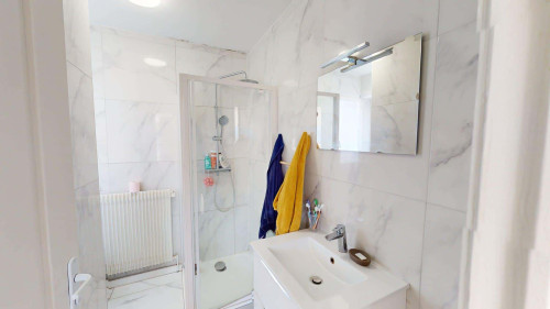 Room in Rue de la Zone, Ambilly for 64 m² with 3 bedrooms - Gallery - 8