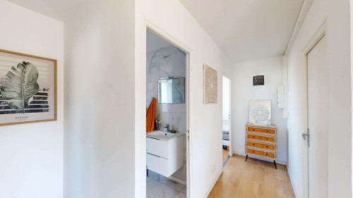 Room in Rue de la Zone, Ambilly for 64 m² with 3 bedrooms