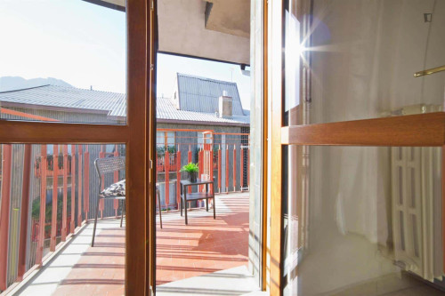 Room in Via Salvatore Sassi, Lecco for 140 m² with 5 bedrooms