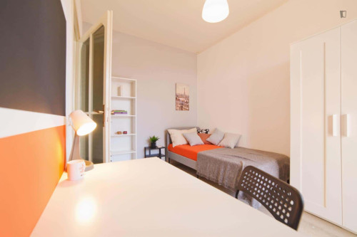 Room in Via Salvatore Sassi, Lecco for 140 m² with 5 bedrooms