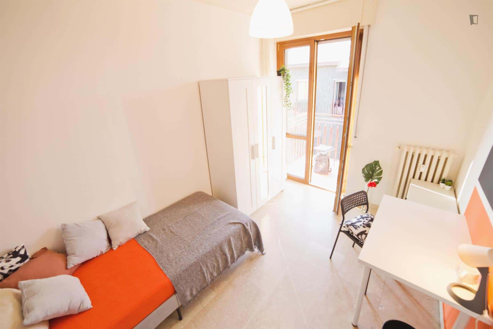 Room In Via Salvatore Sassi, Lecco For 140 M² With 5 Bedrooms - 1