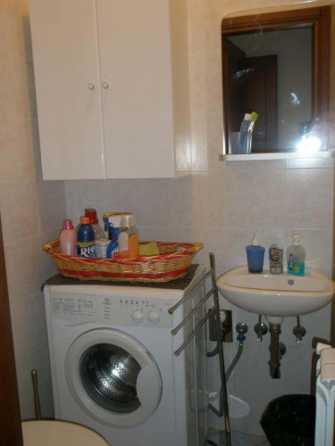 Room in Via Giuseppe Gregoraci, Roma for 90 m² with 4 bedrooms