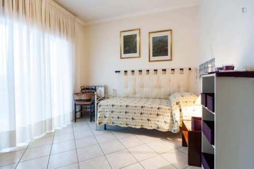 Room in Via Giuseppe Gregoraci, Roma for 70 m² with 2 bedrooms