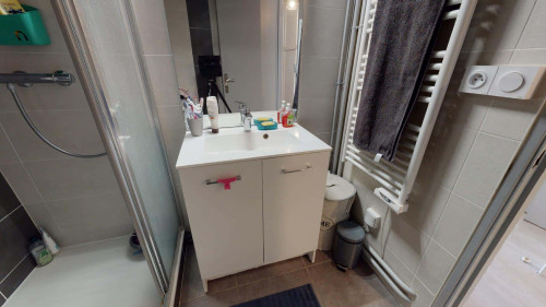 Room in Boulevard de l'Europe, Oullins-Pierre-Bénite for 82 m² with 3 bedrooms - Gallery - 8