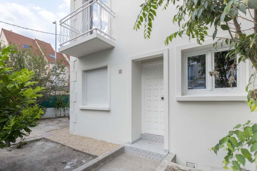 Room in Rue du Progrès, Romainville for 310 m² with 11 bedrooms - Gallery - 12