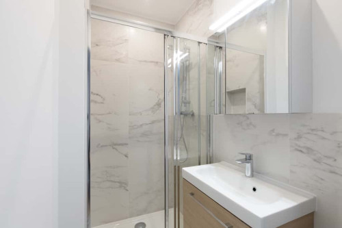Room in Rue du Progrès, Romainville for 310 m² with 11 bedrooms - Gallery - 9