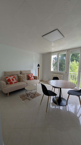 Room in Rue Galilée, Besançon for 73 m² with 3 bedrooms