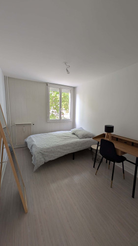 Room in Rue Galilée, Besançon for 73 m² with 3 bedrooms