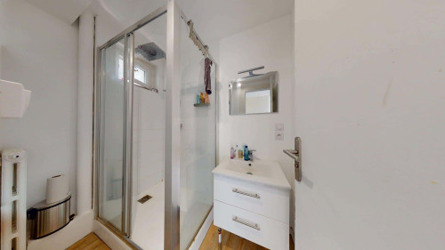 Room in Avenue Général Frère, Lyon for 70 m² with 3 bedrooms - Gallery - 5