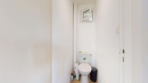 Room in Avenue Général Frère, Lyon for 70 m² with 3 bedrooms