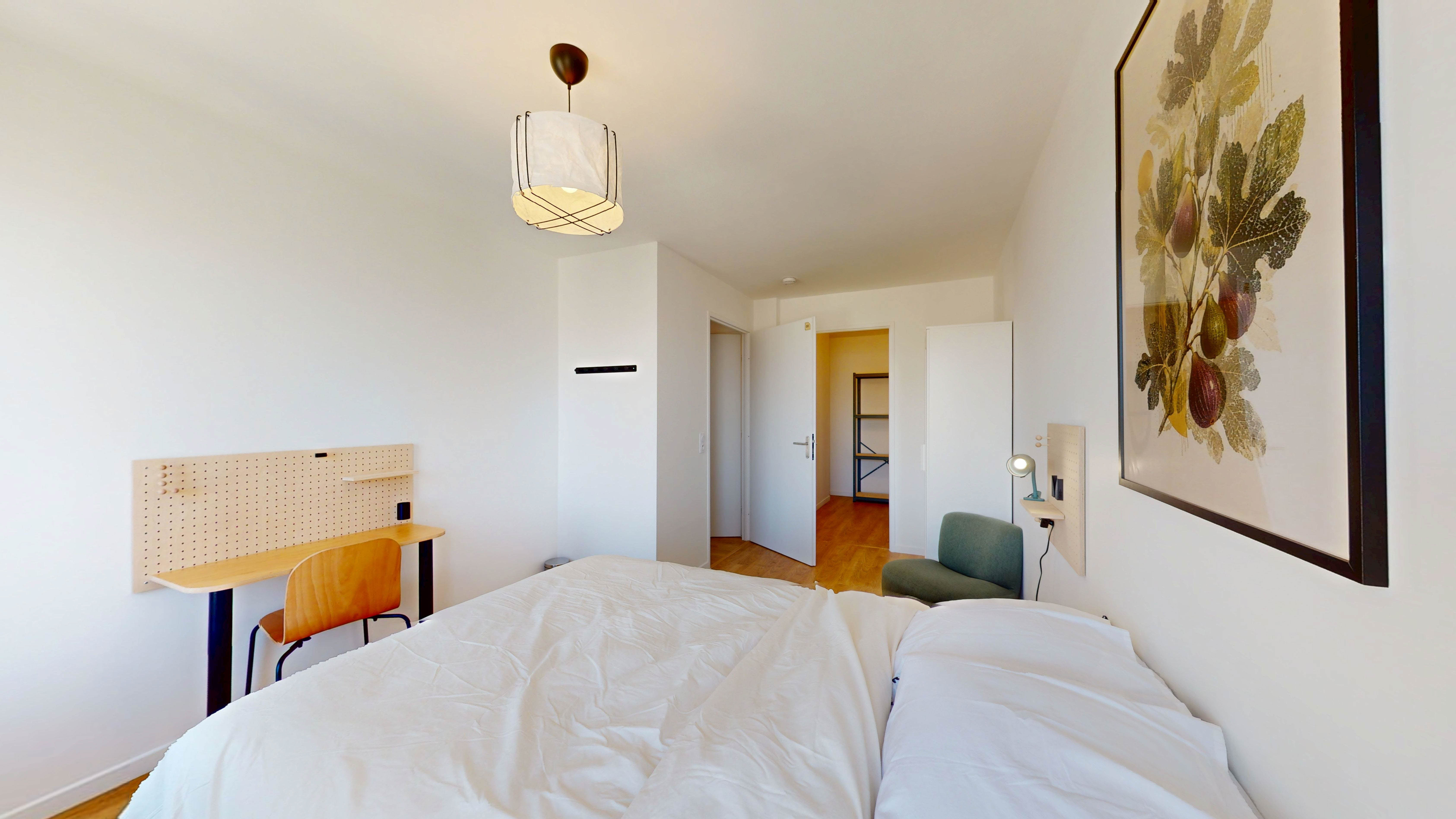 Room 9042 - 2