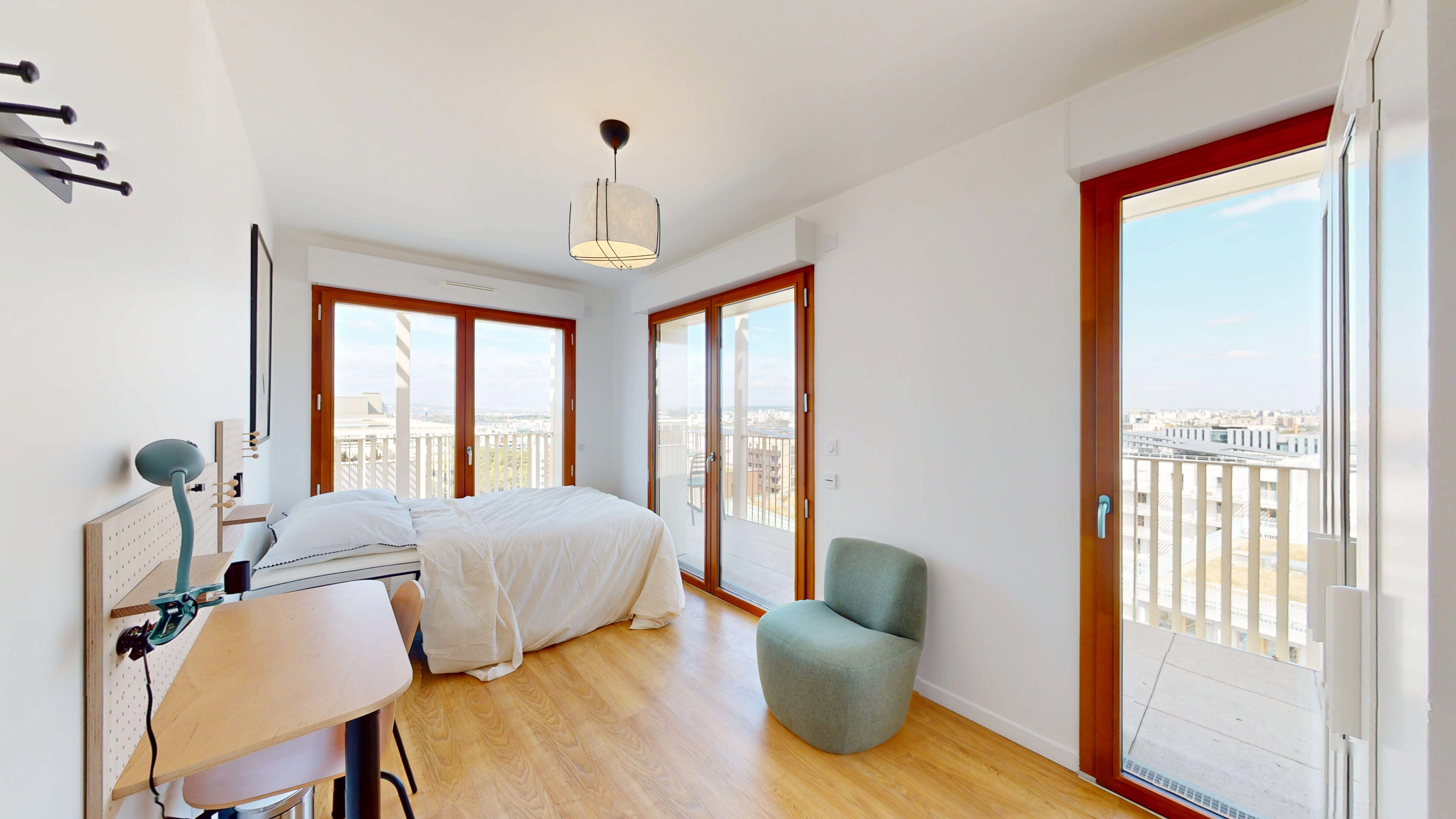 Room 9044 - 5