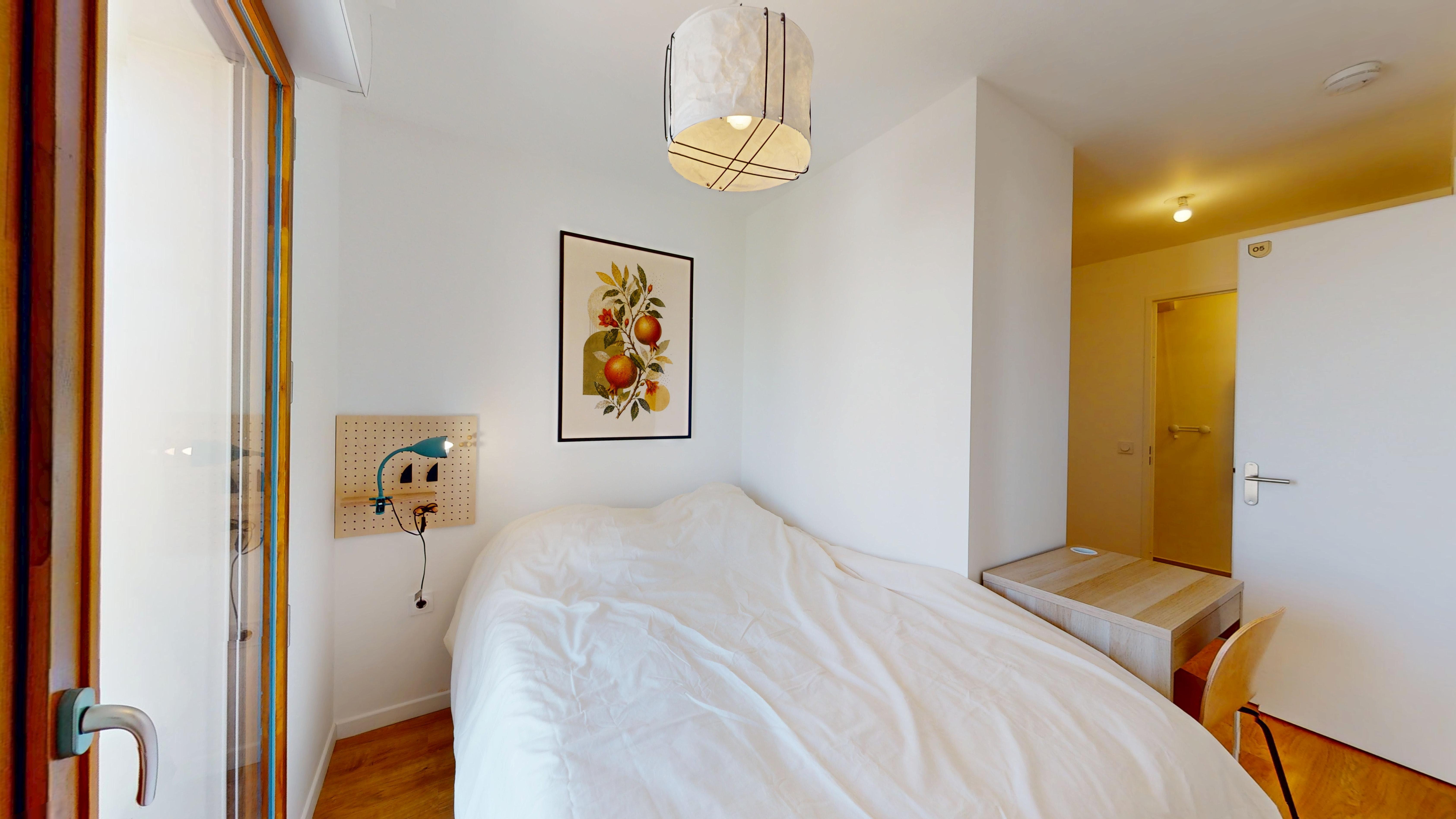 Room 9045 - 5