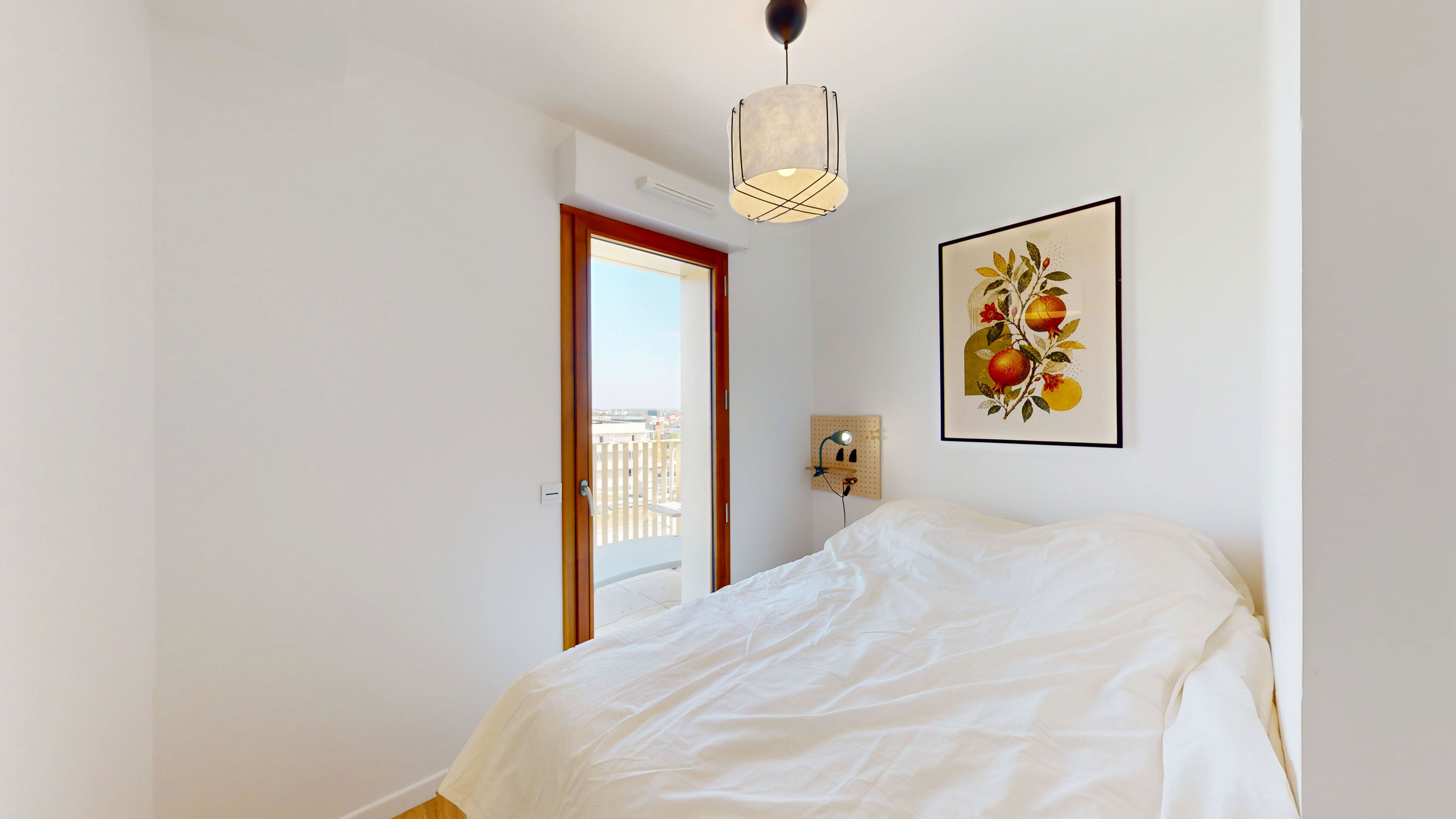 Room 9045 - 6