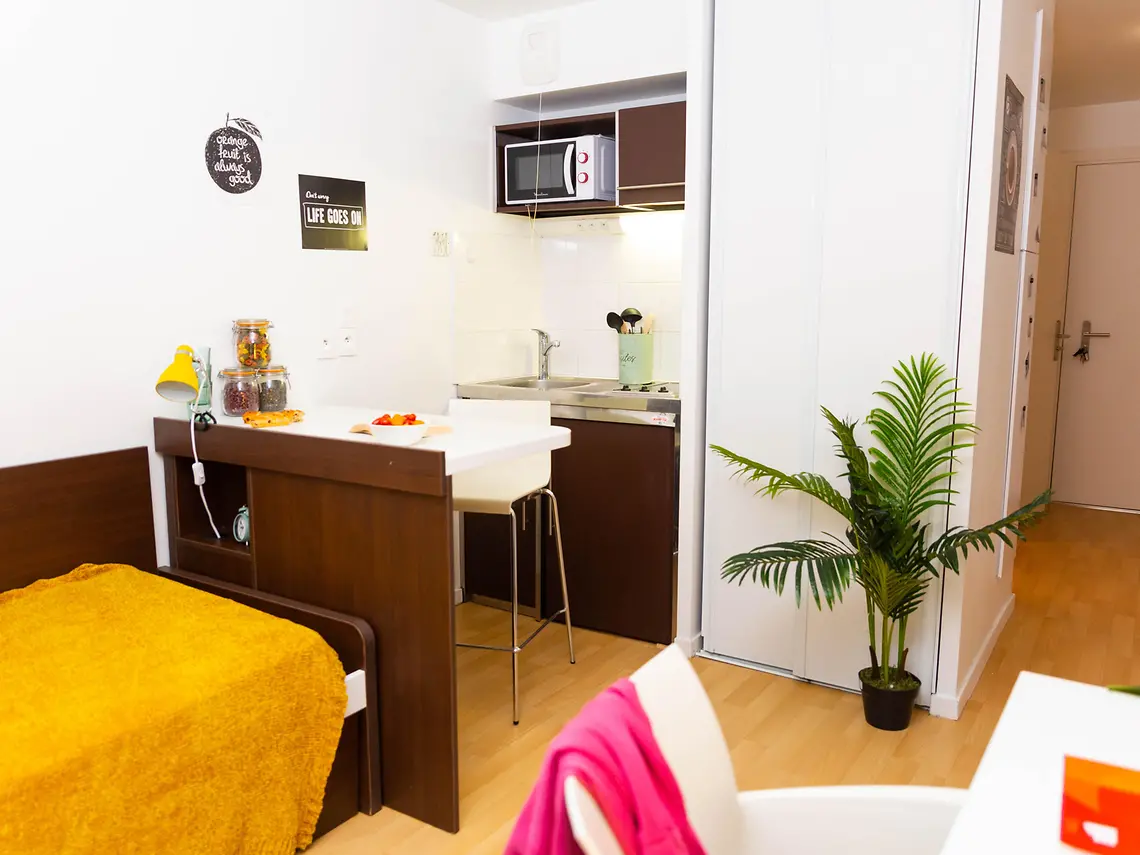 Studio With Balcony - 1