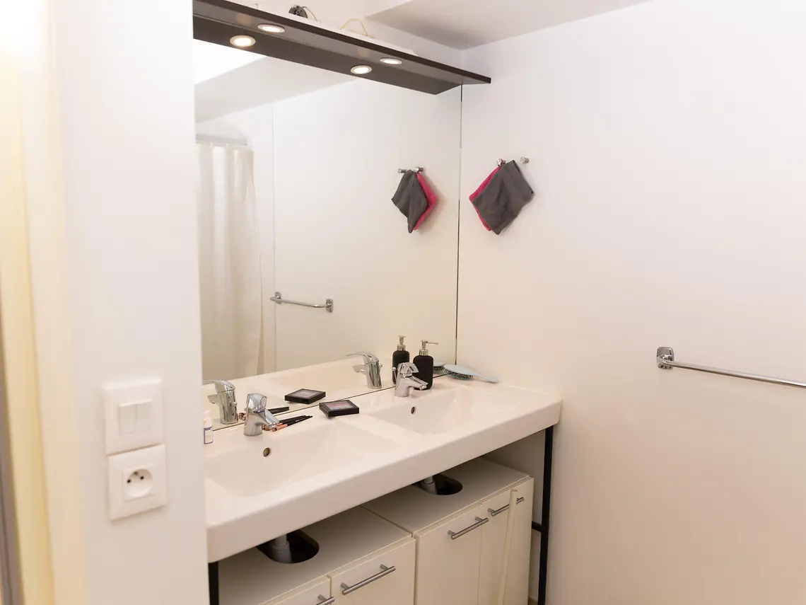 Two-Bedroom Apartment With Balcony - 6