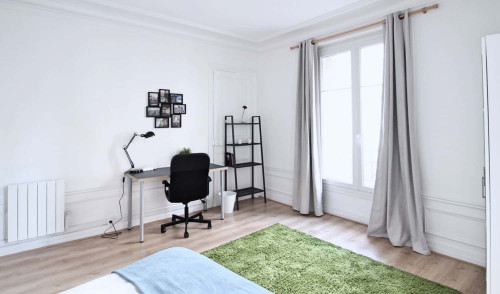Spacious and luminous room - 16m² - PA18