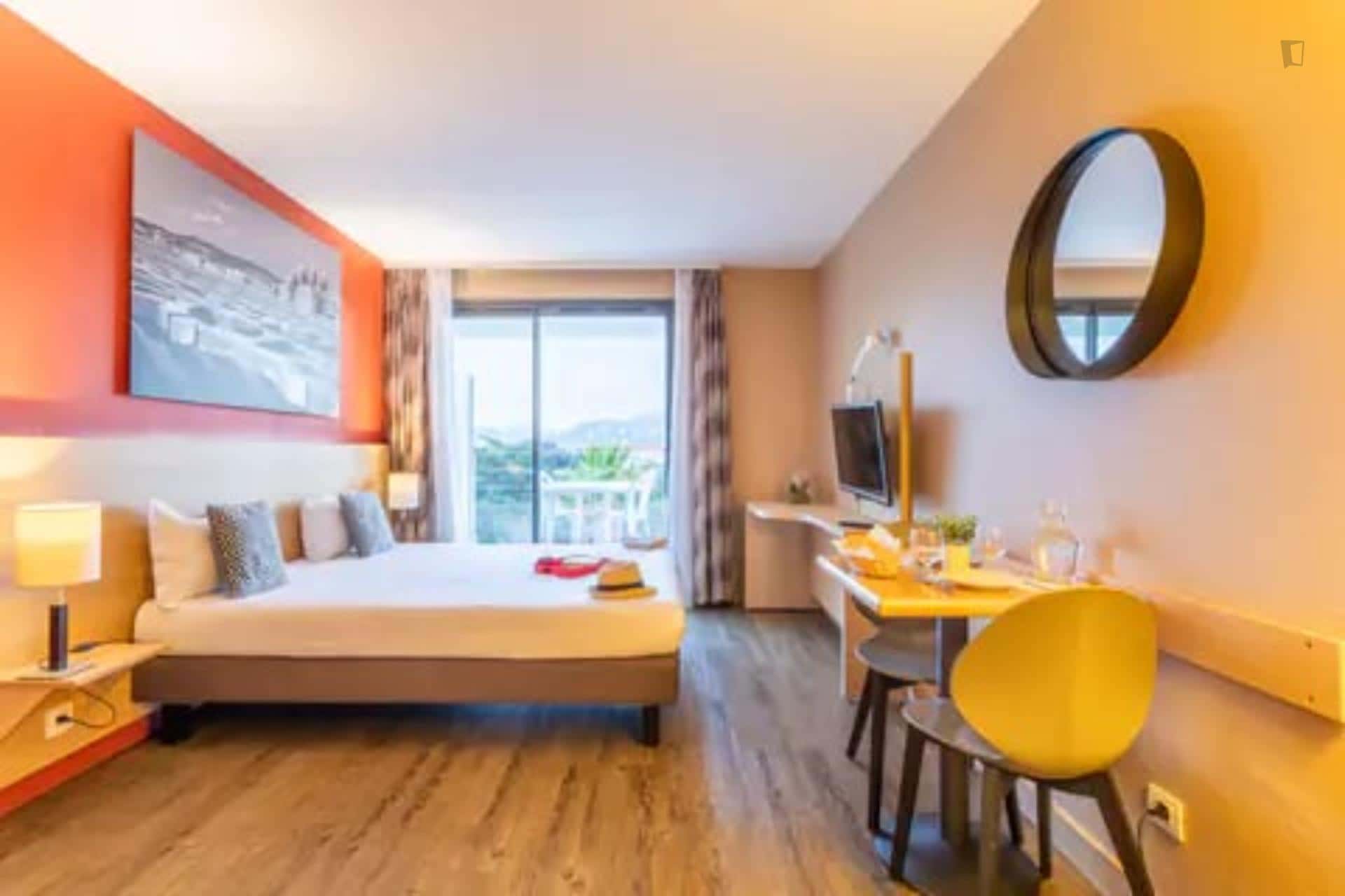 Apartment In Rue Des Mousses, Marseille For 22 M² - 1