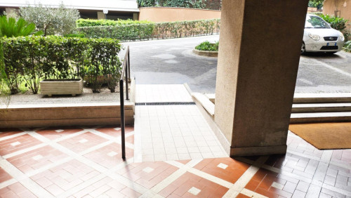 Bright Penthouse Studio with Private Terrace Bills Included