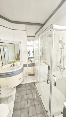 Bright Penthouse Studio with Private Terrace Bills Included - Gallery - 11