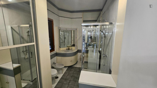 Bright Penthouse Studio with Private Terrace Bills Included - Gallery - 10