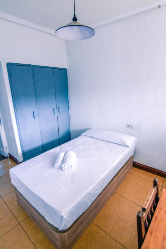 Comfortable single bedroom near the Faculty of Psychology - Gallery - 22