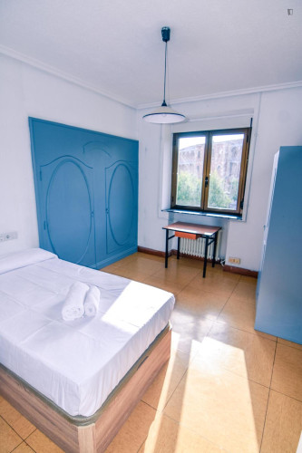 Welcoming double bedroom near the Faculty of Psychology - Gallery - 25