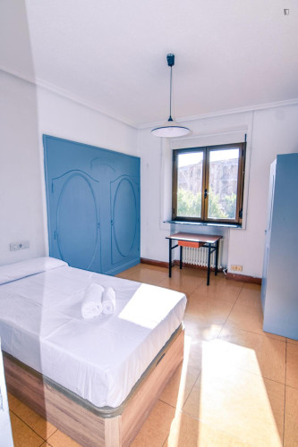Welcoming double bedroom near the Faculty of Psychology - Gallery - 23