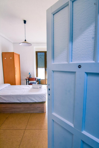 Welcoming single bedroom near the Faculty of Psychology - Gallery - 24